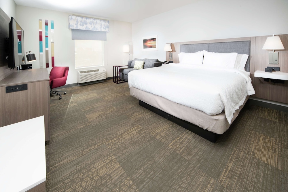 Hampton Inn & Suites Santa Maria - photo 11