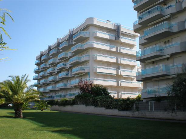 Larimar Rodor in Salou, Spain