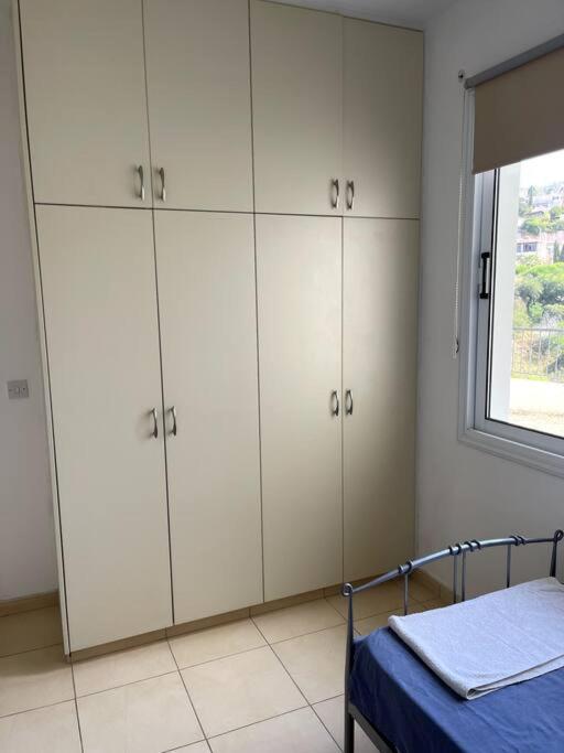 2 Bed Apt Mountains And Costal Views with Pool