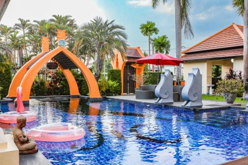 Luxury Retreat Villa With Grand Pool & Garden 奢華獨棟四卧室別墅 私人泳池花園 — 4-Star Luxury Hotel in Nong Prue, Thailand