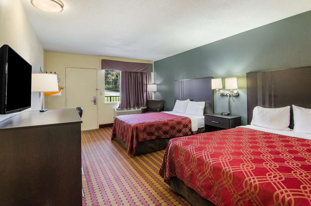 Econo Lodge Near Motor Speedway - photo 18