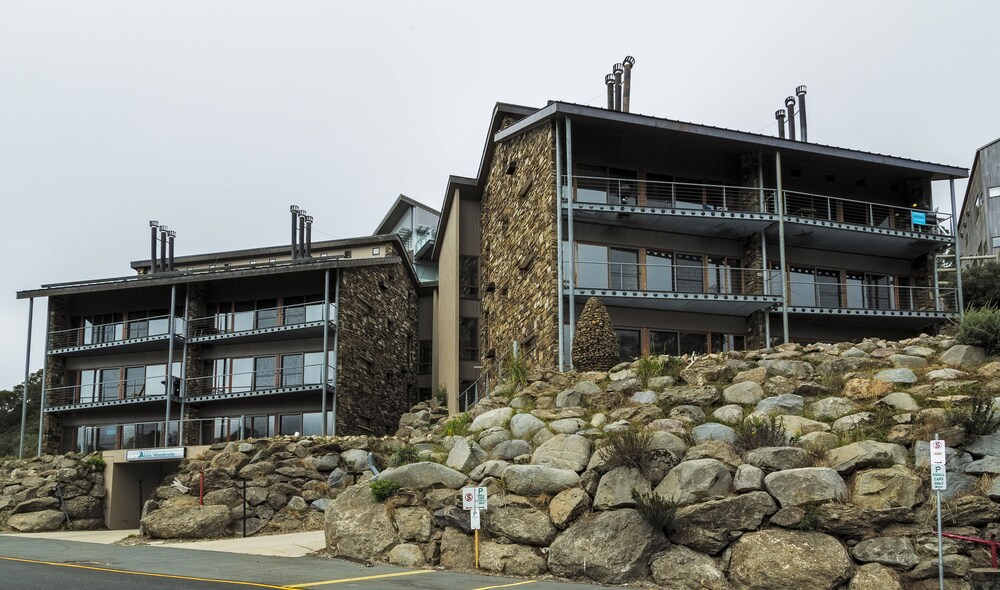 Alpine Woodsmoke Apartments — 4-Star Luxury Hotel in Falls Creek, Australia