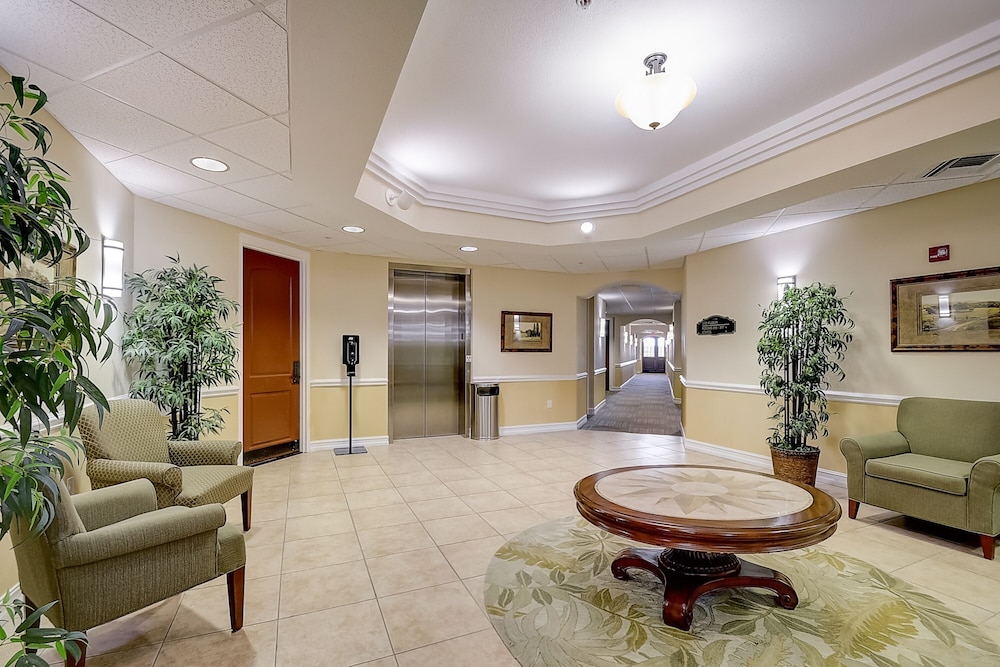 Emerald Greens Hotel Condo Resort - photo 2