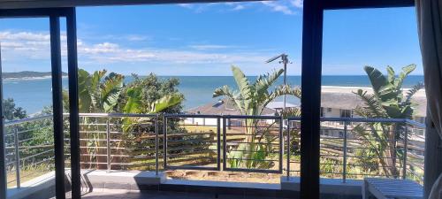 Oceanway Self catering Accommodation — 4-Star Luxury Hotel in East London, South Africa