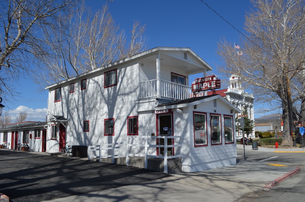 Silver Maple Inn - photo 21