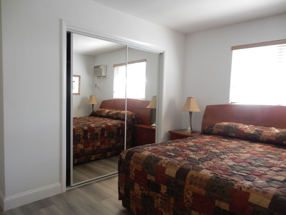 Shell Motel - photo 30