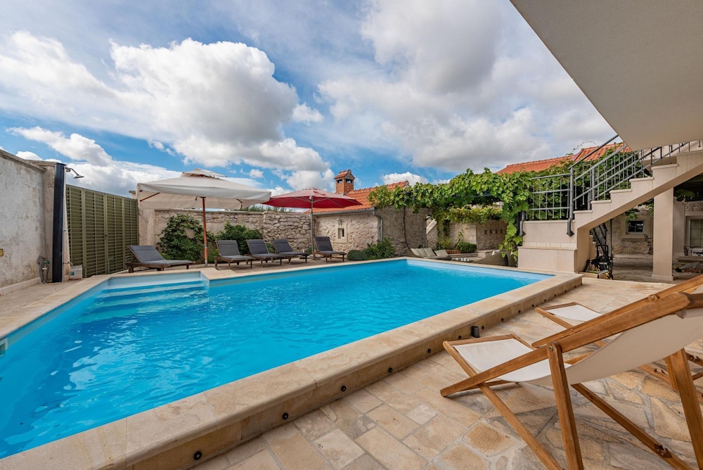Villa Torine ZadarVillas — 4-Star Luxury Hotel in Benkovac, Croatia