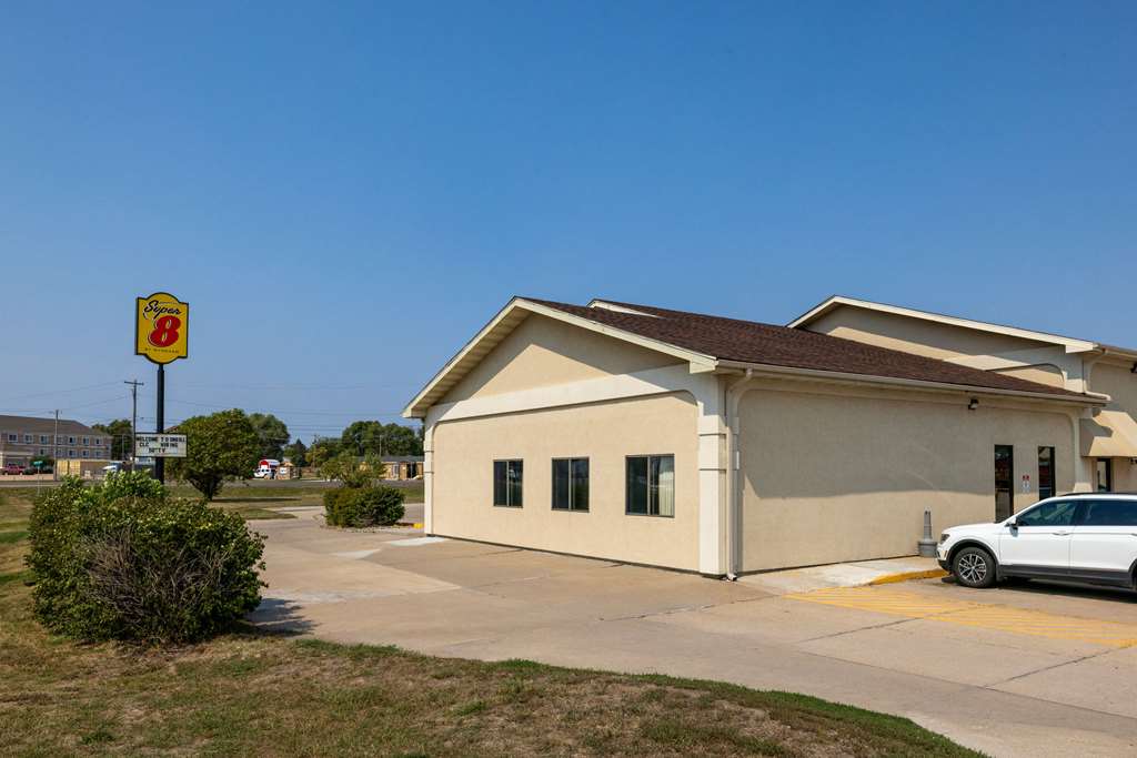 Super 8 by Wyndham O Neill NE - photo 3