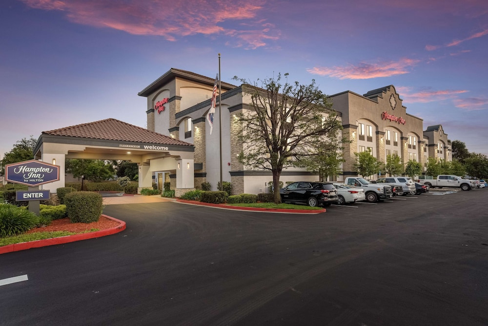 Hampton Inn Oakland Hayward - photo 35
