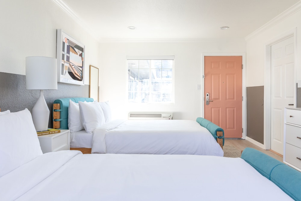 Signature Inn Oakland - photo 6