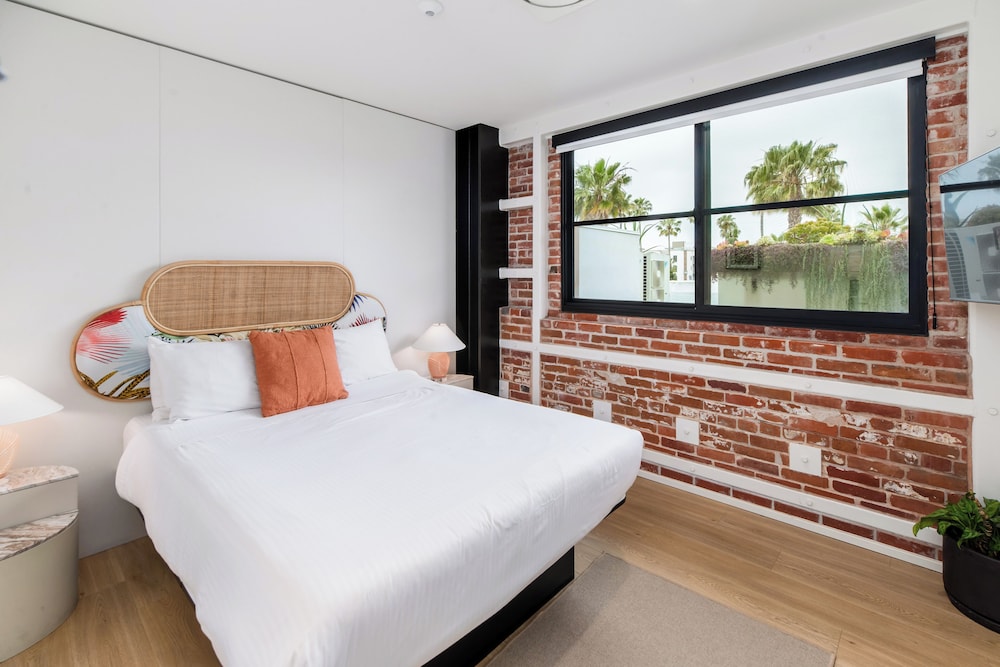 The Brick Hotel - photo 7