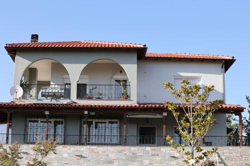 Dafne's Retreat by Booking Kottas — 4-Star Luxury Hotel in Nea Plagia, Greece