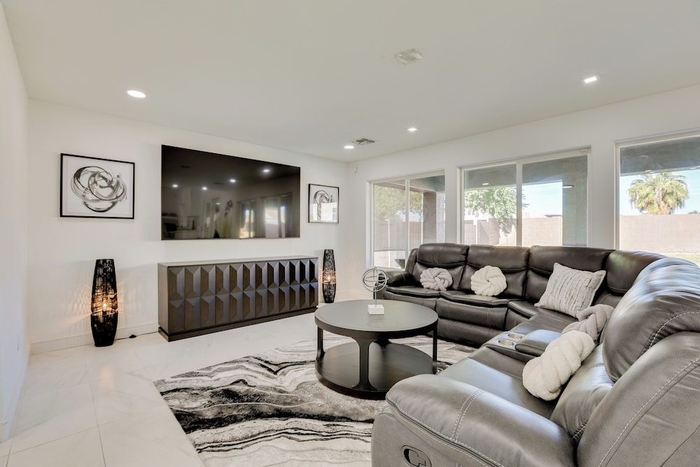 Glendale Home w Fire Pit Near State Farm Stadium - photo 2