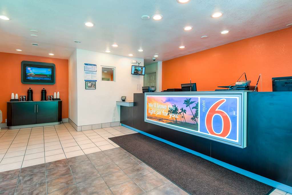Motel 6 San Diego CA Hotel Circle Mission Valley - photo 21