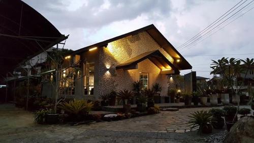 The Green Cottage — 5-Star Luxury Hotel in Kuching, Malaysia