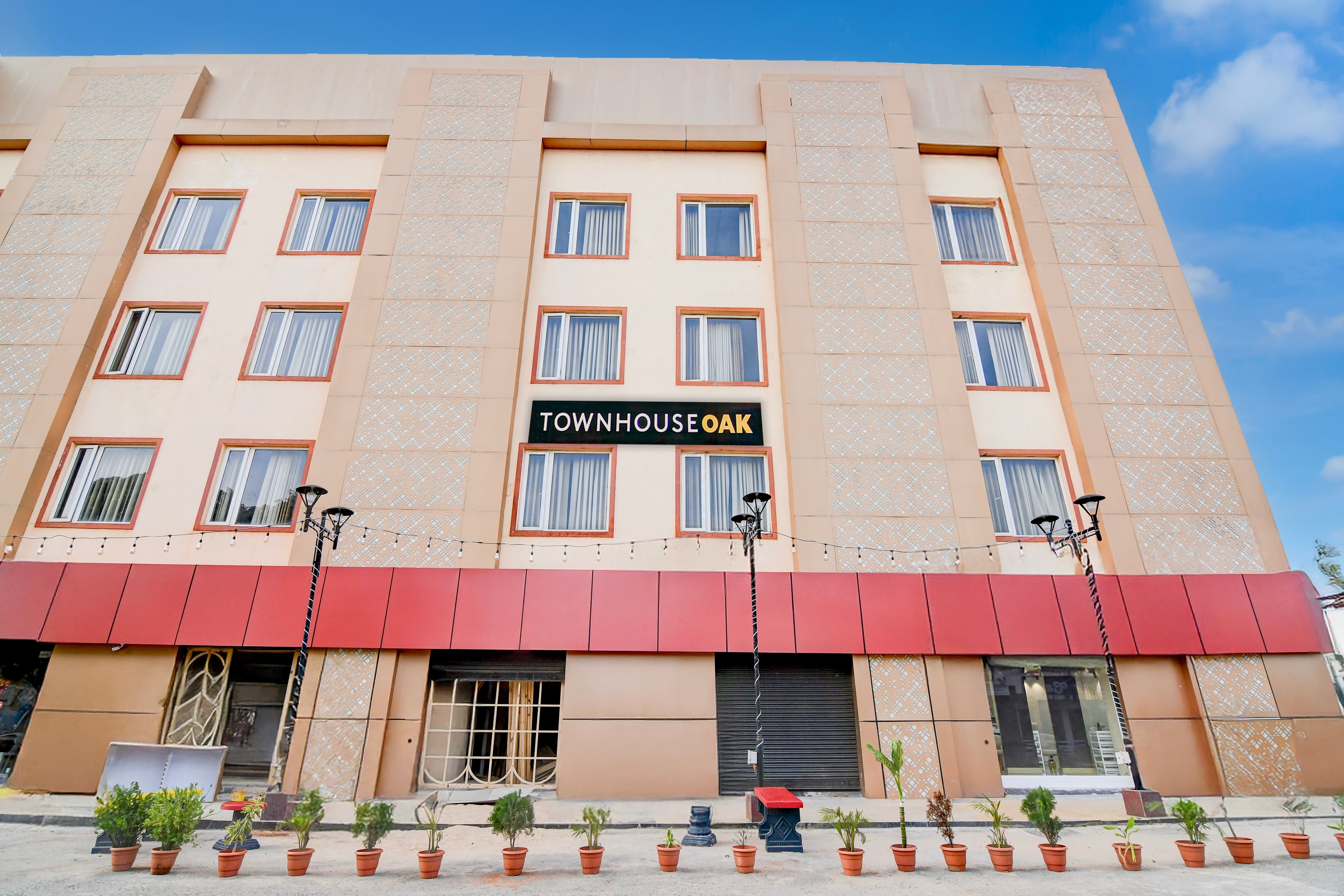 Townhouse OAK Nilay Residency — 4-Star Luxury Hotel in Bhubaneshwar, India