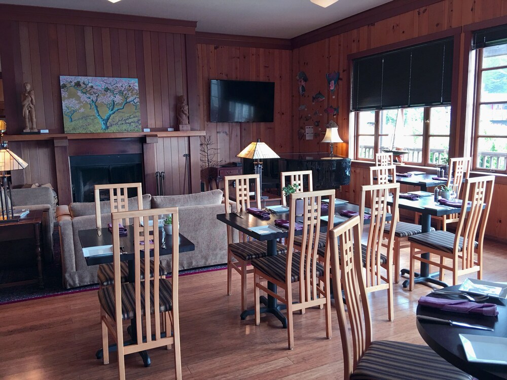 The Stanford Inn By The Sea Eco Resort - photo 5