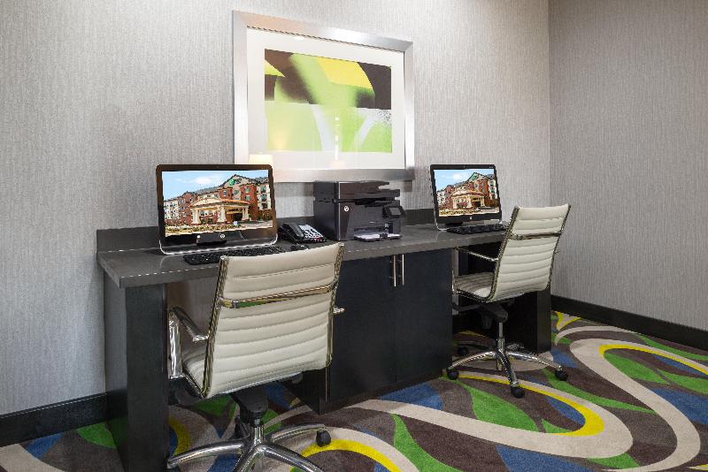 Holiday Inn Express & Suites Norman by IHG — hotel in Norman