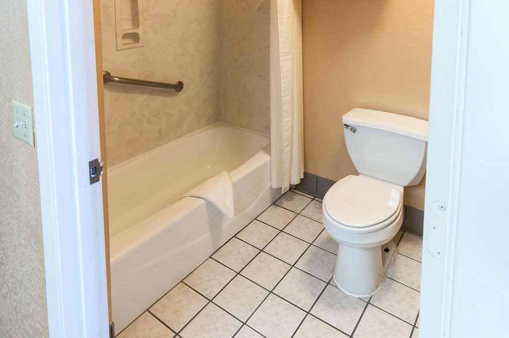 Comfort Inn North Conroe - photo 20