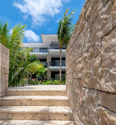 Caribbean Vibes — 4-Star Luxury Hotel in Willemstad, CURAÇAO