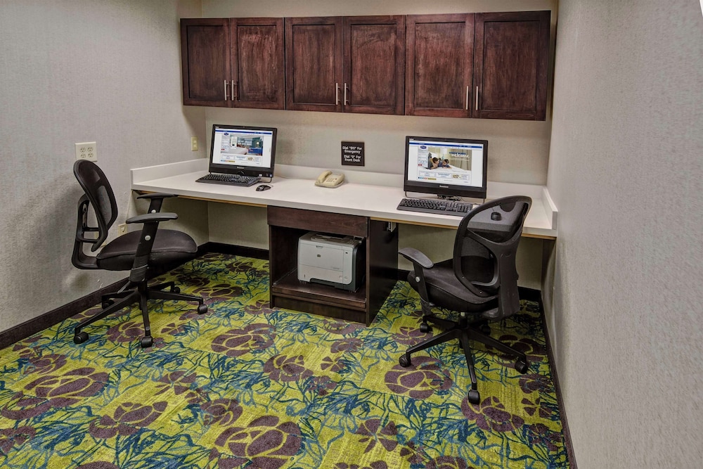 Hampton Inn & Suites Clermont - photo 39