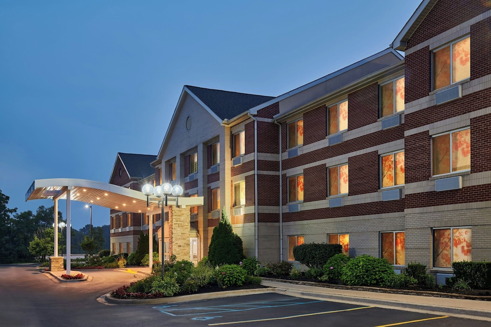 Fairfield Inn & Suites by Marriott Detroit Farmington Hills - photo 36