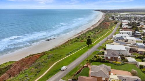 Oceans 19 by Wine Coast Holidays — hotel in Sellicks Beach