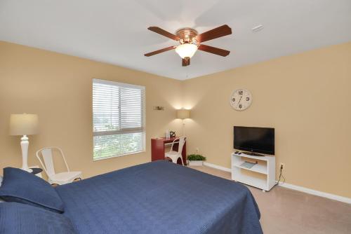 3 Bedrooms Spacious Central Condo w Pool — 4-Star Luxury Hotel in Houston, United States
