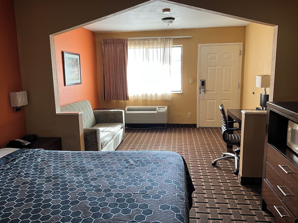 Executive Inn & Suites - photo 11