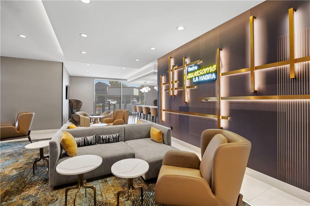 La Quinta Inn & Suites by Wyndham La Habra - photo 15