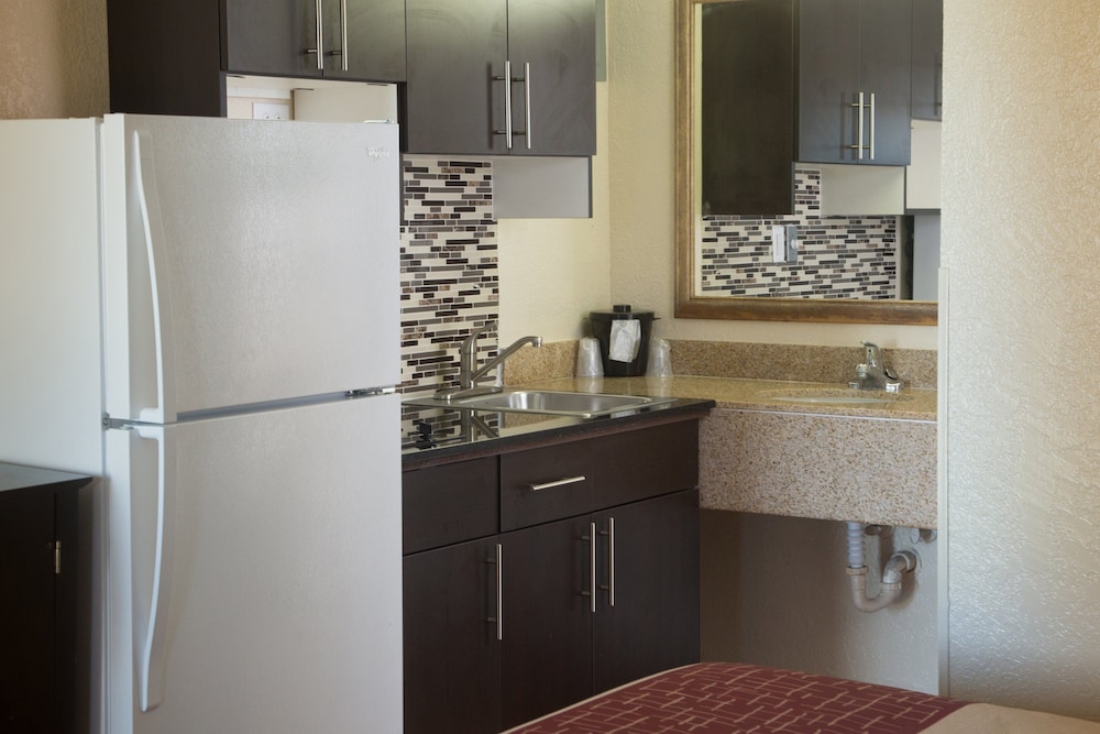 Red Roof Inn Ardmore - photo 4
