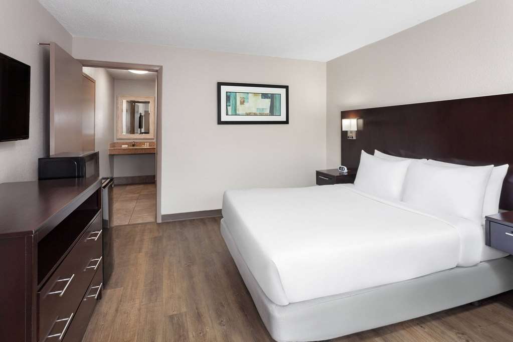 Days Inn by Wyndham Melbourne - photo 22