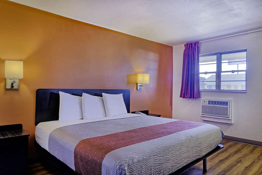 Motel 6 Sullivan MO - photo 11