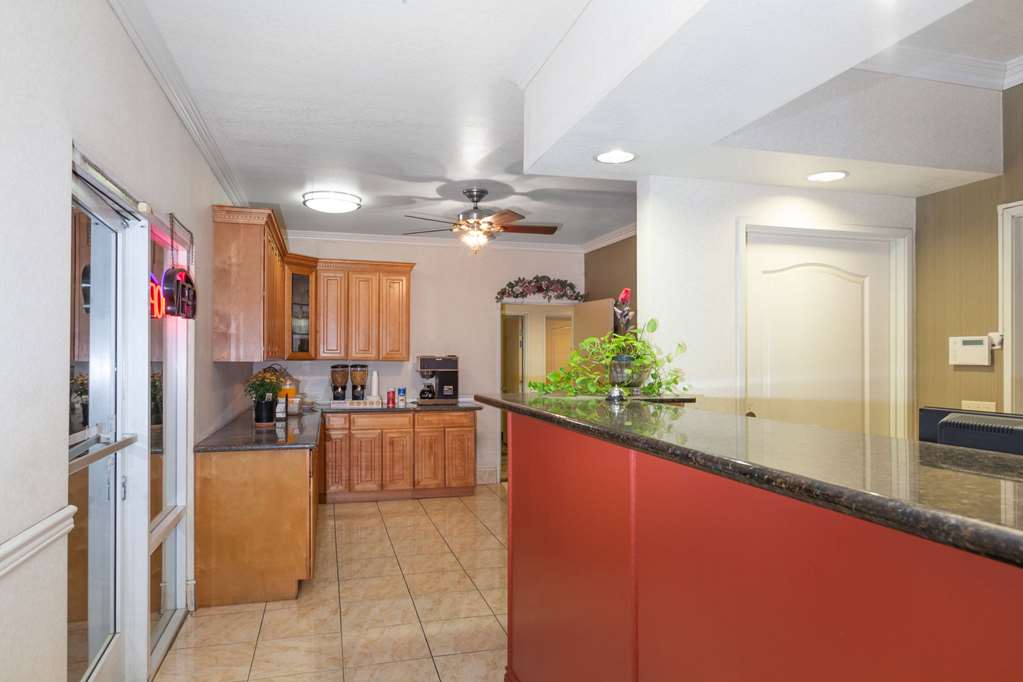 Howard Johnson By Wyndham Bakersfield CA - photo 3