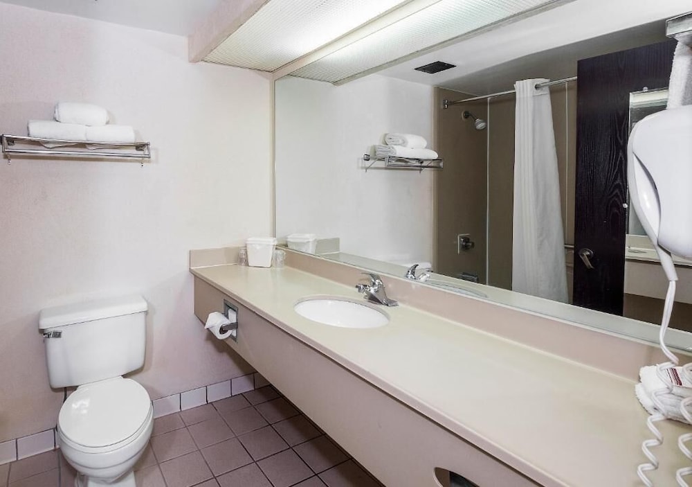 Red Roof Inn & Suites Madison GA - photo 10