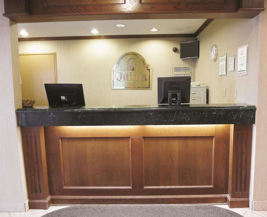 La Quinta Inn by Wyndham Milwaukee Airport Oak Creek - photo 8