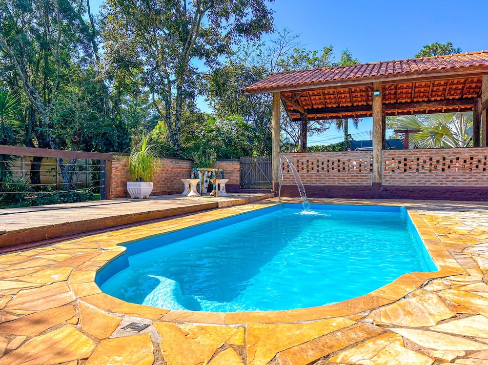 Ch Cara com Piscina e Churrasq em Botucatu SP in Botucatu, Brasil