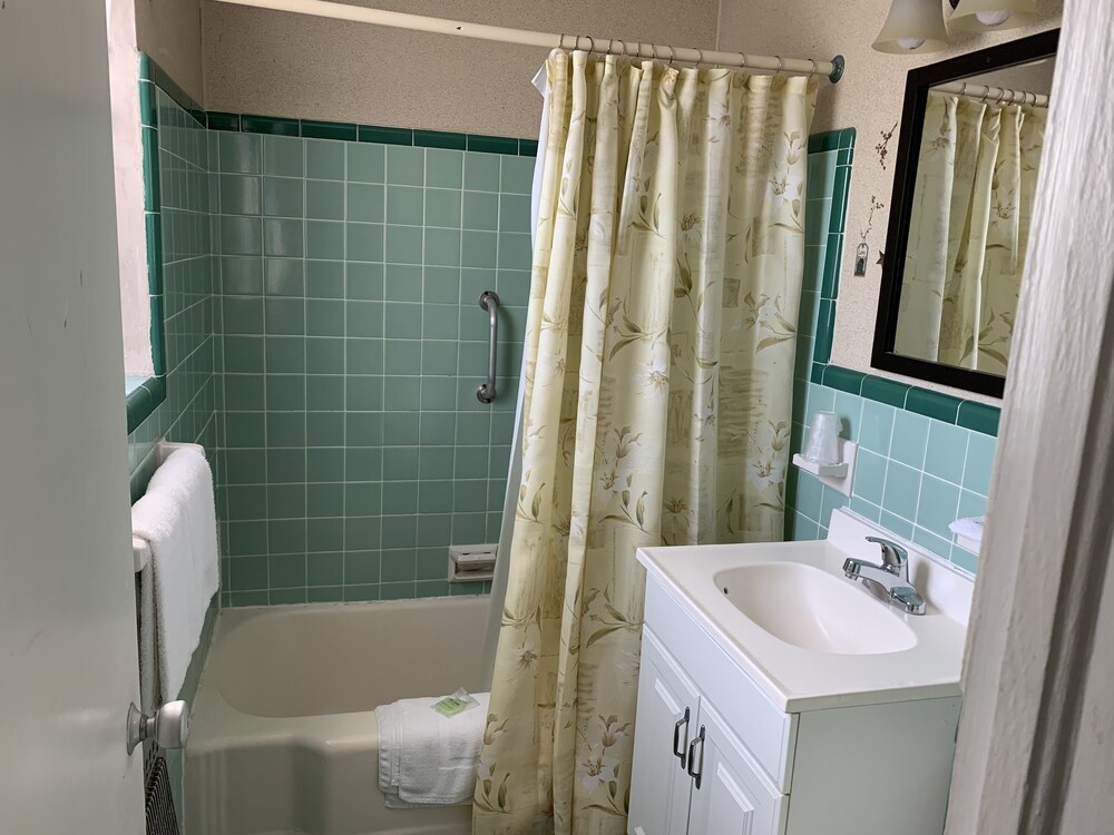 Echo Sails Motel - photo 43