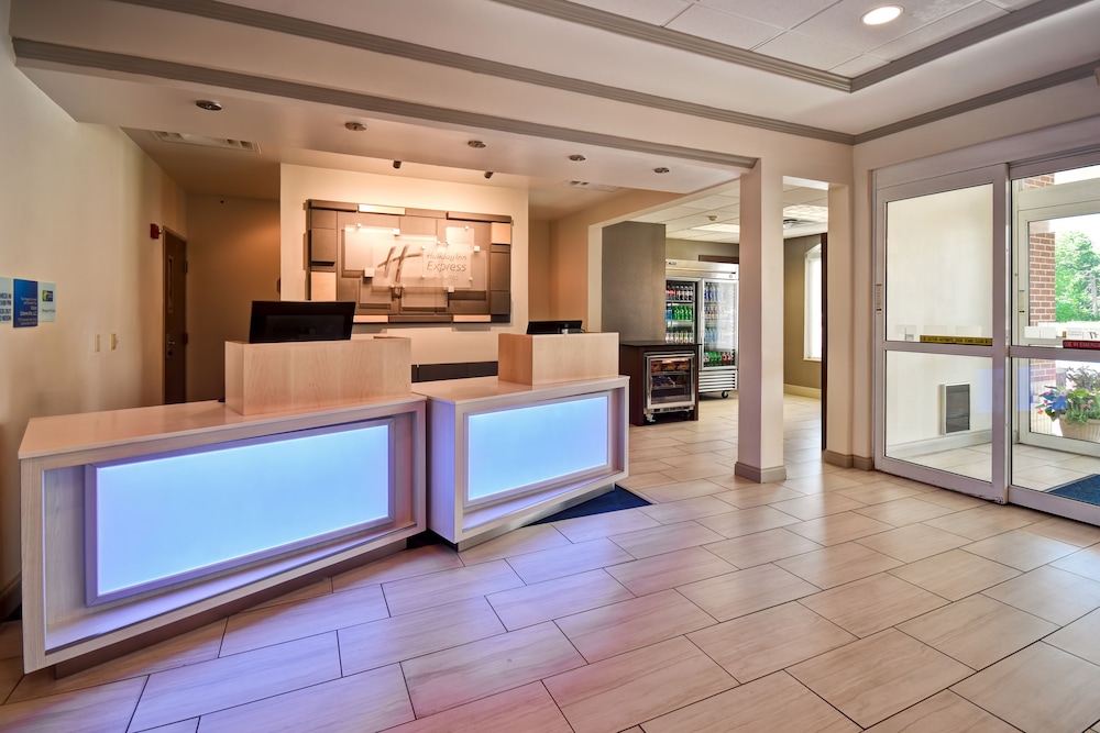 Holiday Inn Express & Suites Schererville by IHG - photo 38