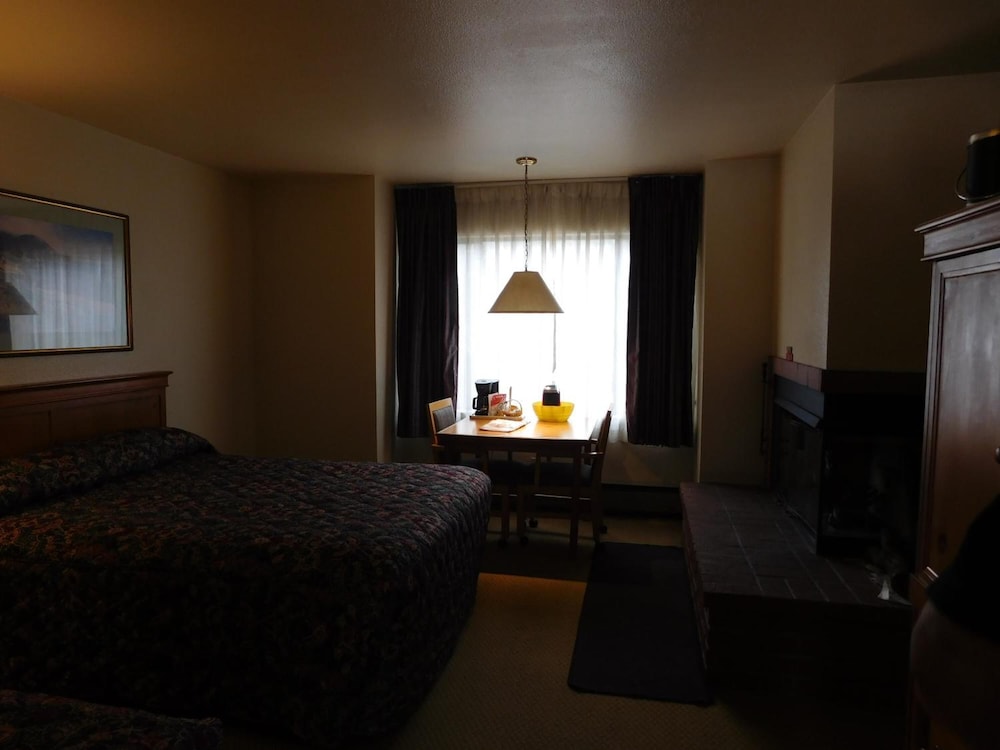 Pacific Gardens Inn - photo 7