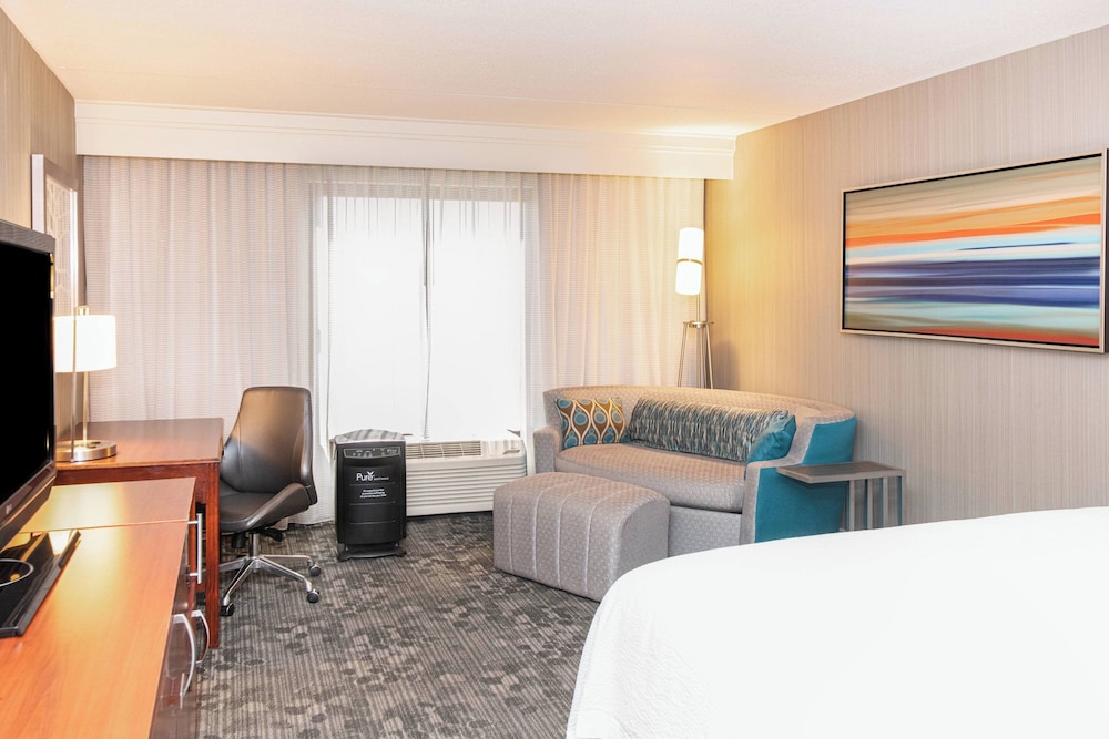 Courtyard by Marriott Bloomington - photo 6