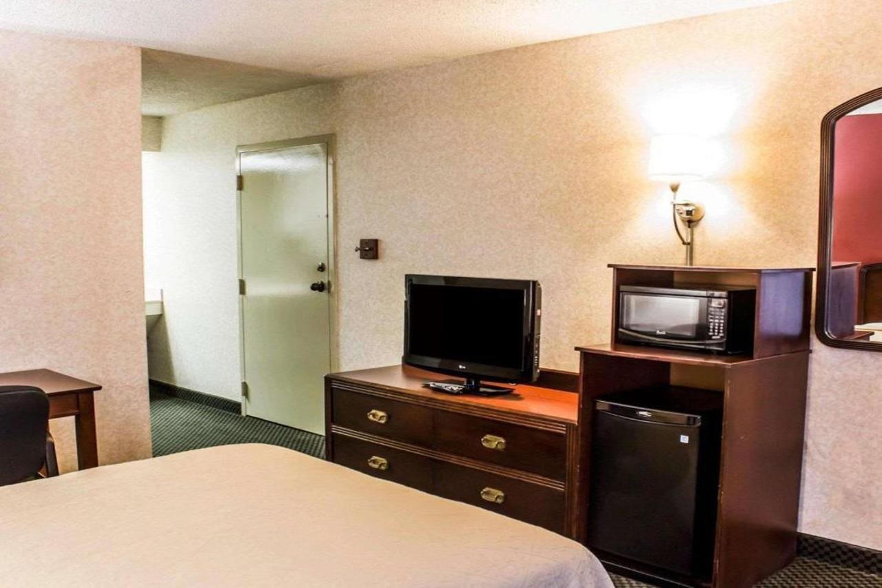 Quality Inn Roanoke Near Lake Gaston - photo 17