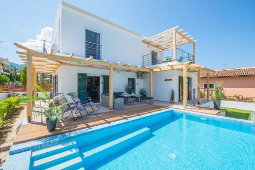 Acharavi Beach Villa — 4-Star Luxury Hotel in Acharavi, Greece