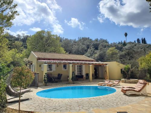 Villa Stefania — 4-Star Luxury Hotel in None, Greece