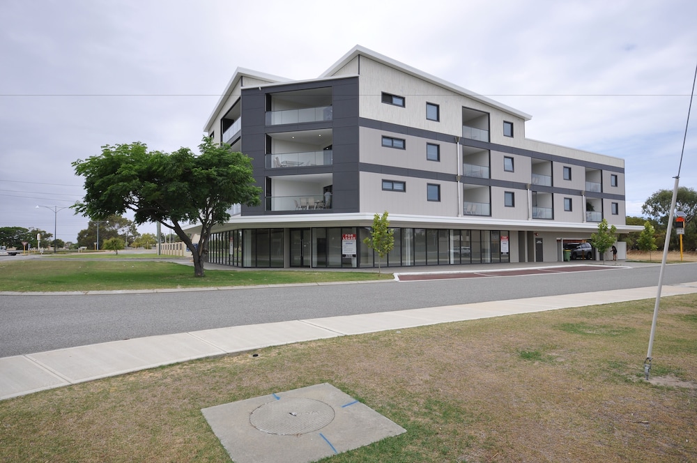 Coastal by Rockingham Apartments — 4-Star Luxury Hotel in Rockingham, Australia