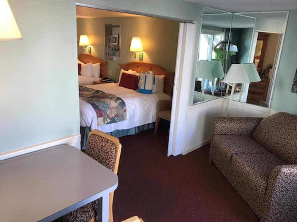 The Corsair & Cross Rip Oceanfront Resort - photo 13