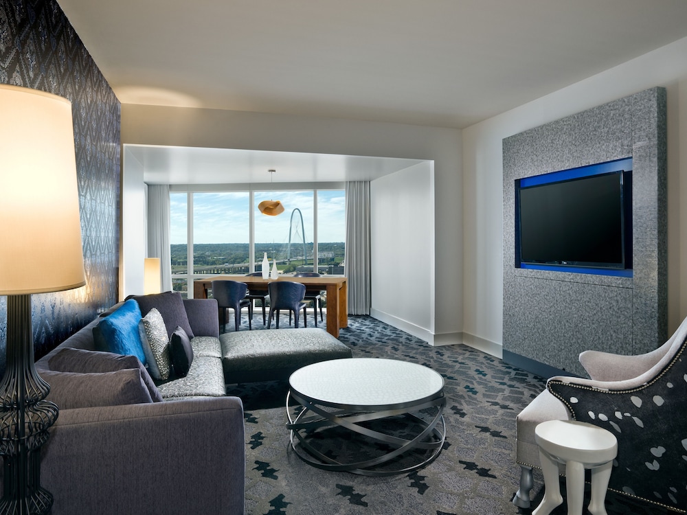W Dallas - photo 15