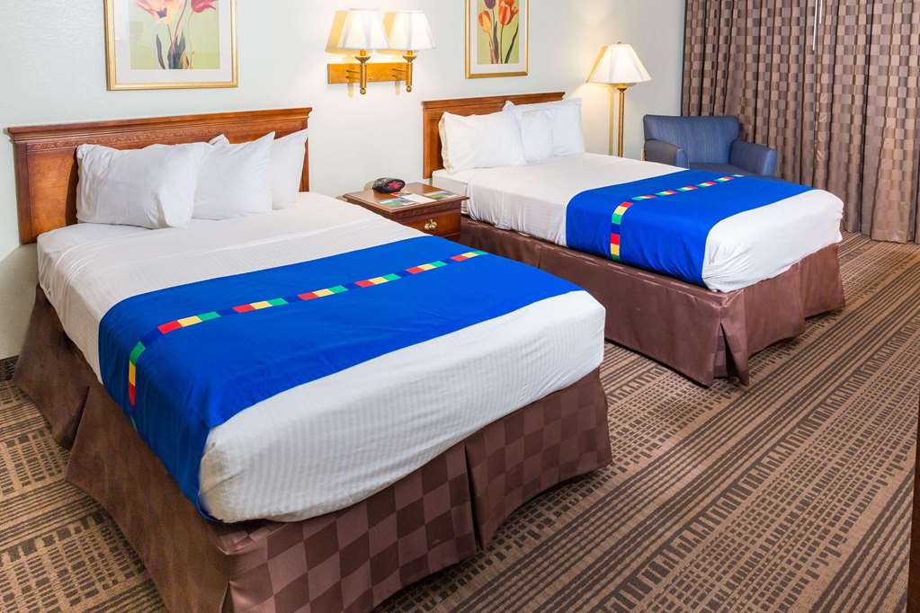 Park Inn by Radisson Sharon - photo 9