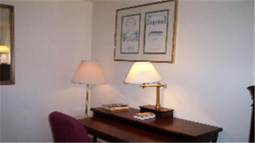 Somerville Inn & Suites - photo 17