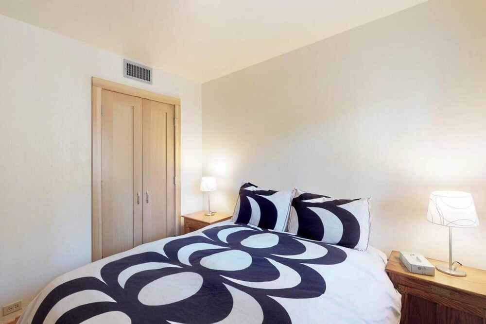 Sockeye by Avantstay Modern 2 BR Condo w Access to Northstar Resort Community - photo 15